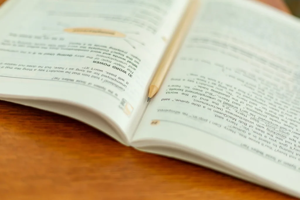 Grammaire anglaise : guide structuré pour apprenants francophones