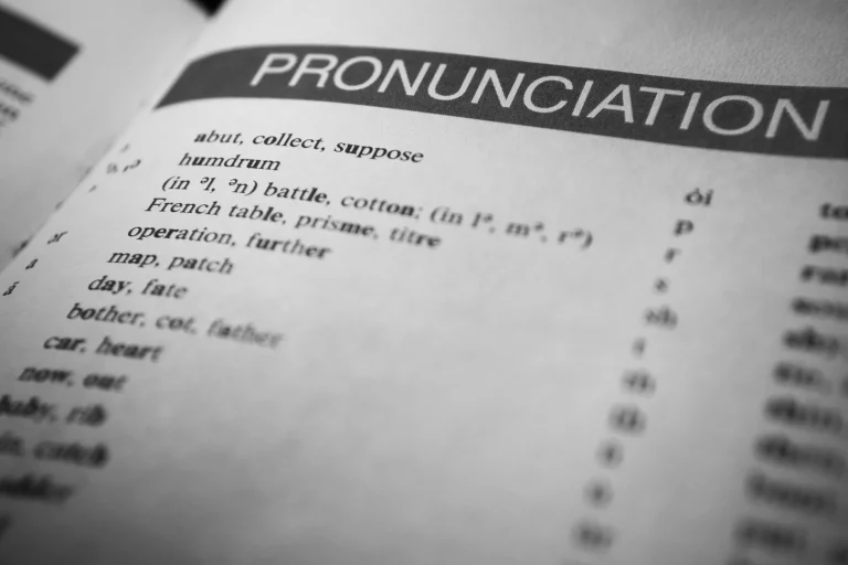 Prononciation anglaise : les mécanismes clés pour les francophones